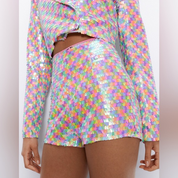 NWT Nasty Gal Multi Color Sequin Shorts SZ.6 - Picture 1 of 9